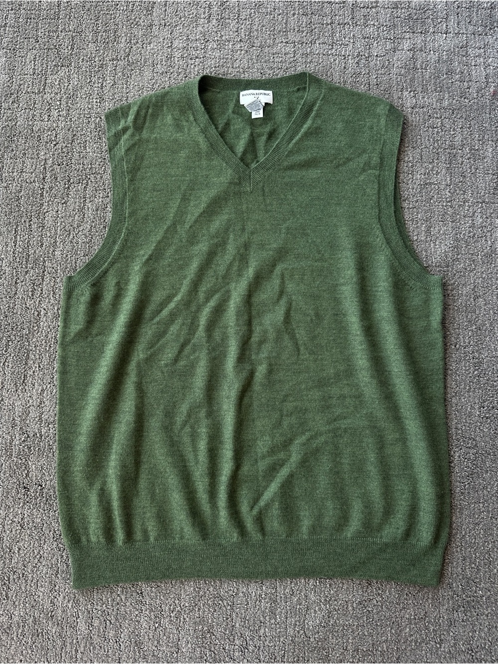 Banana Republic 100% Merino Wool V-Neck Sweater Vest Preppy Knit - Size L
